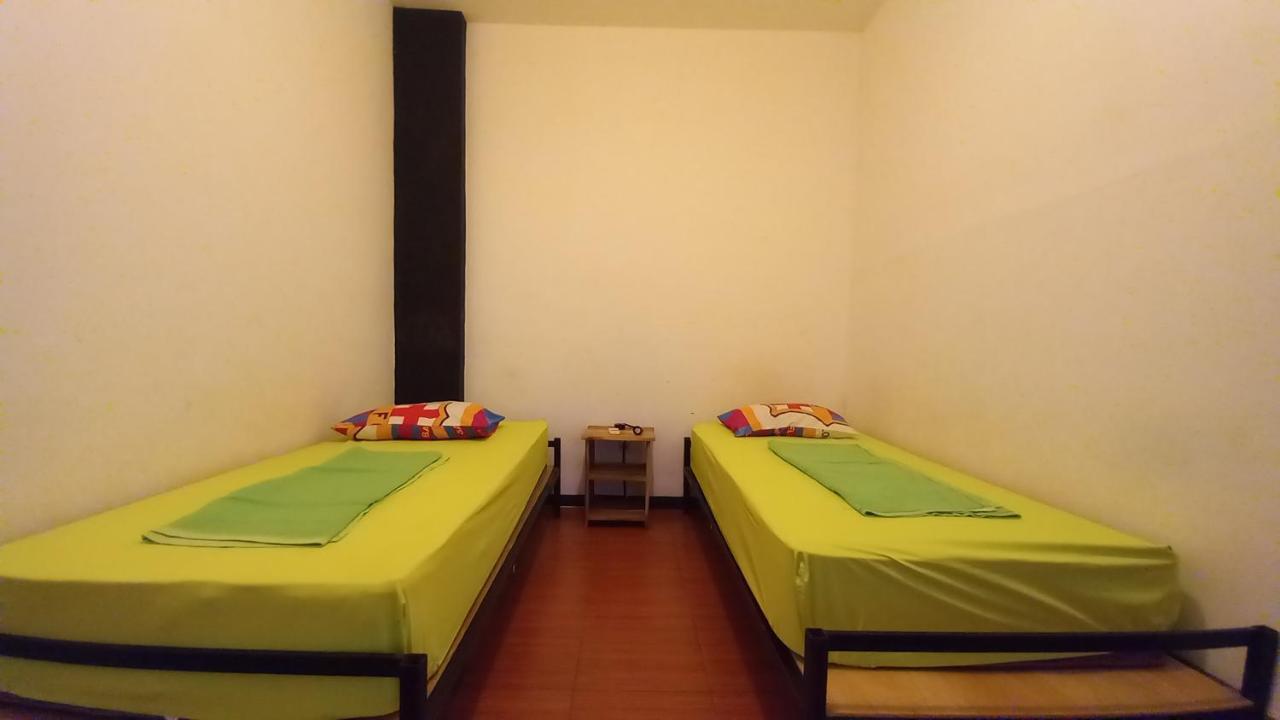 Dc Hotel & Hostel 라부안 바조 외부 사진