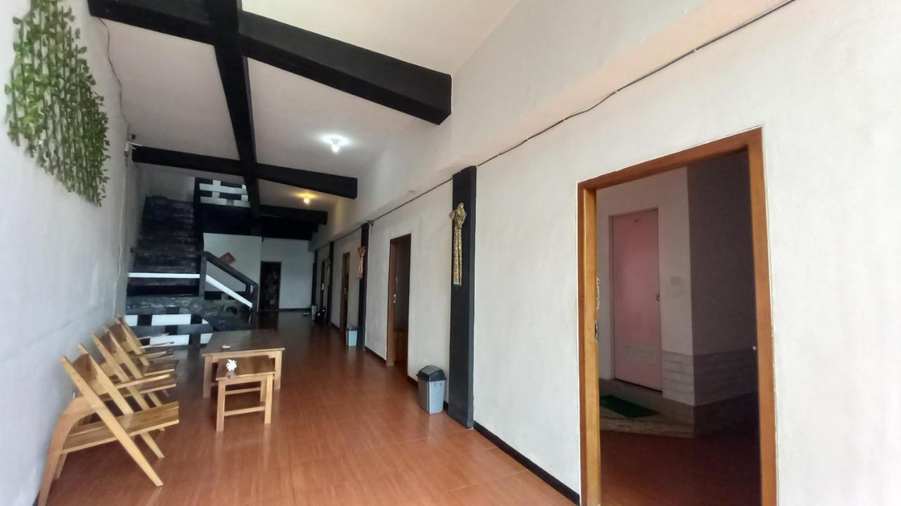 Dc Hotel & Hostel 라부안 바조 외부 사진
