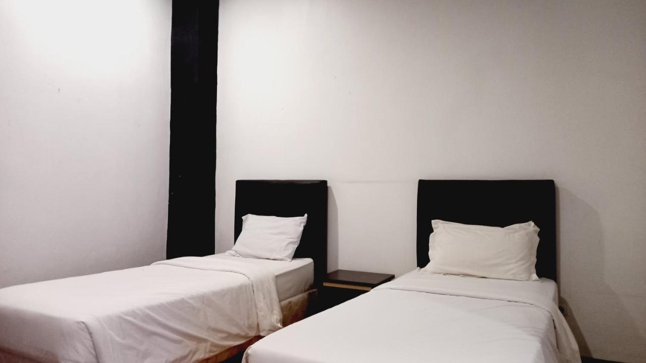 Dc Hotel & Hostel 라부안 바조 외부 사진