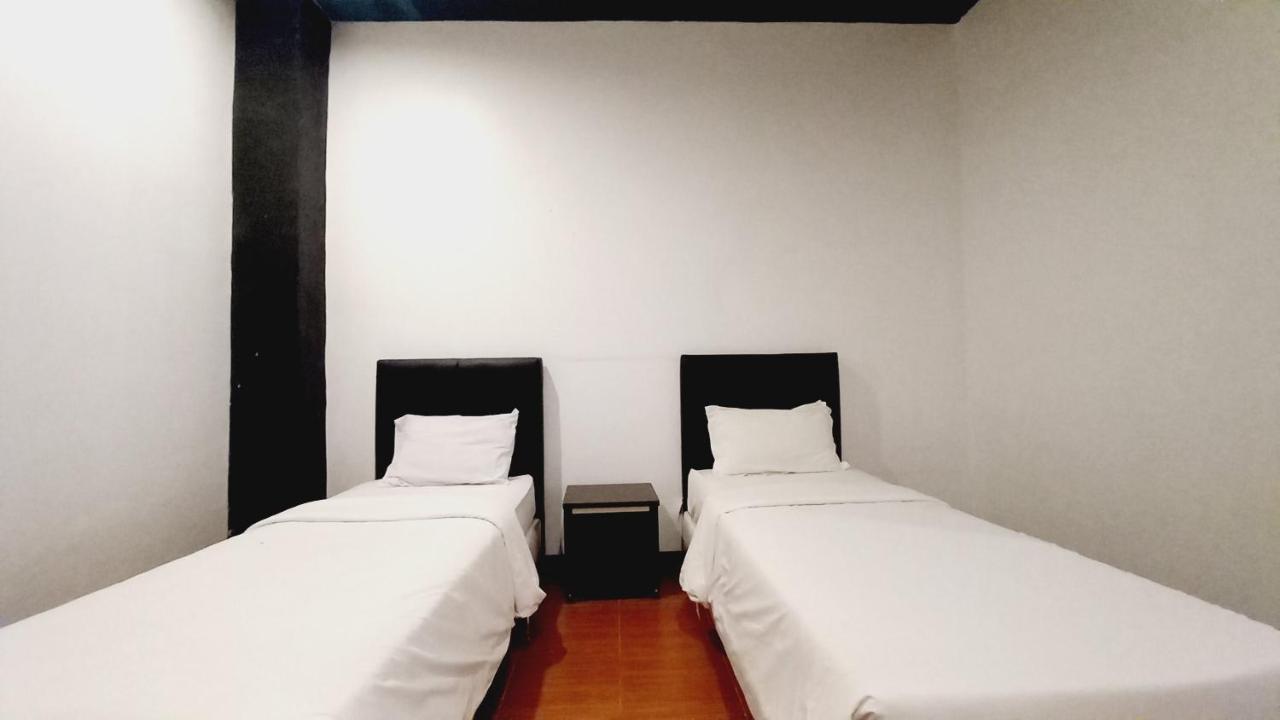 Dc Hotel & Hostel 라부안 바조 외부 사진