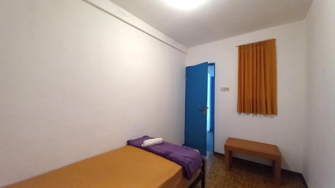 Dc Hotel & Hostel 라부안 바조 외부 사진