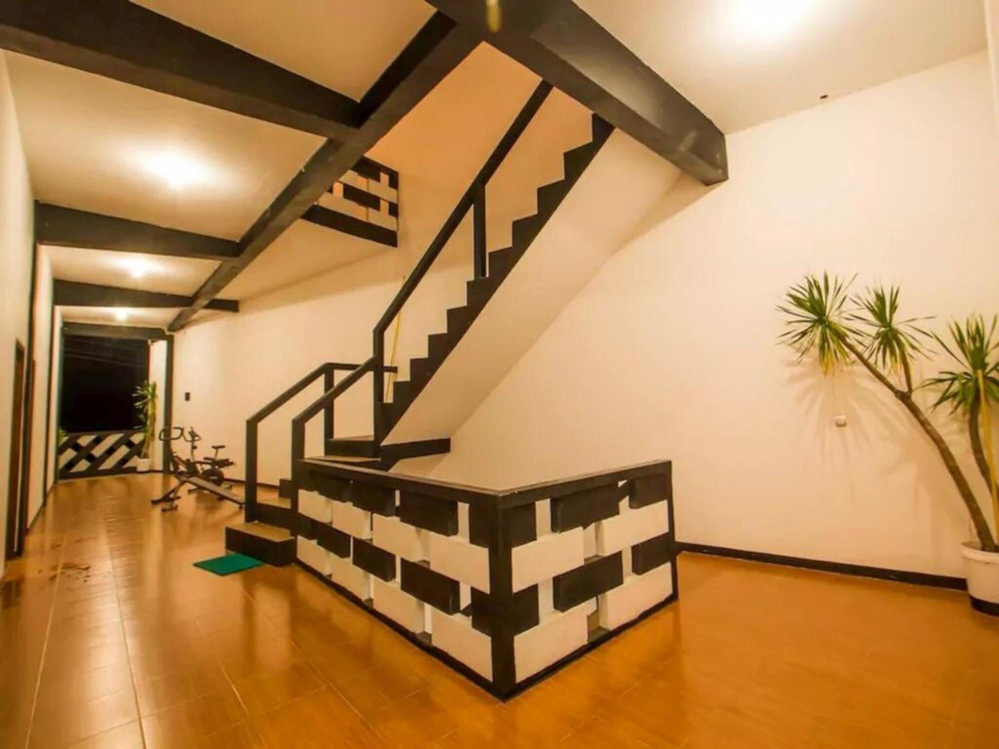 Dc Hotel & Hostel 라부안 바조 외부 사진
