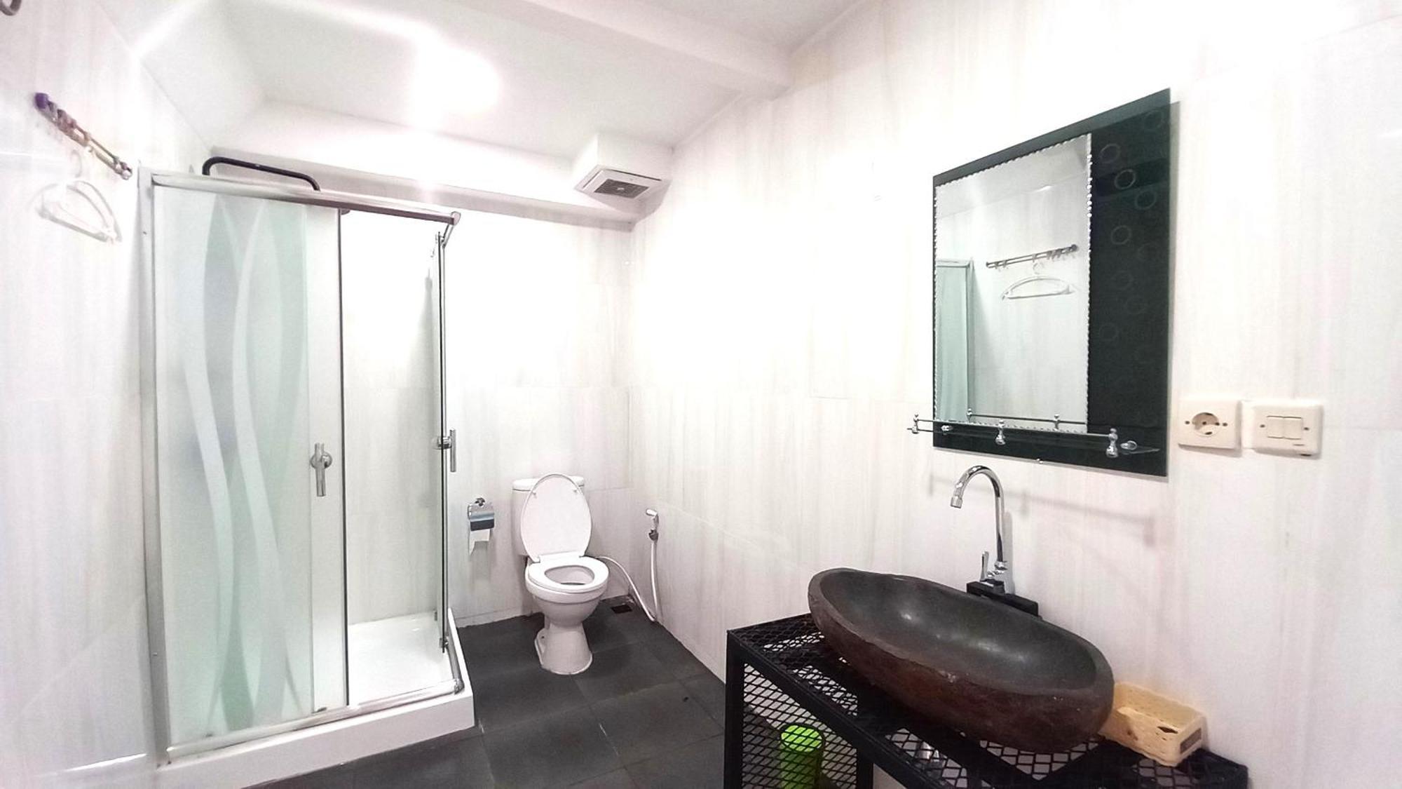 Dc Hotel & Hostel 라부안 바조 외부 사진